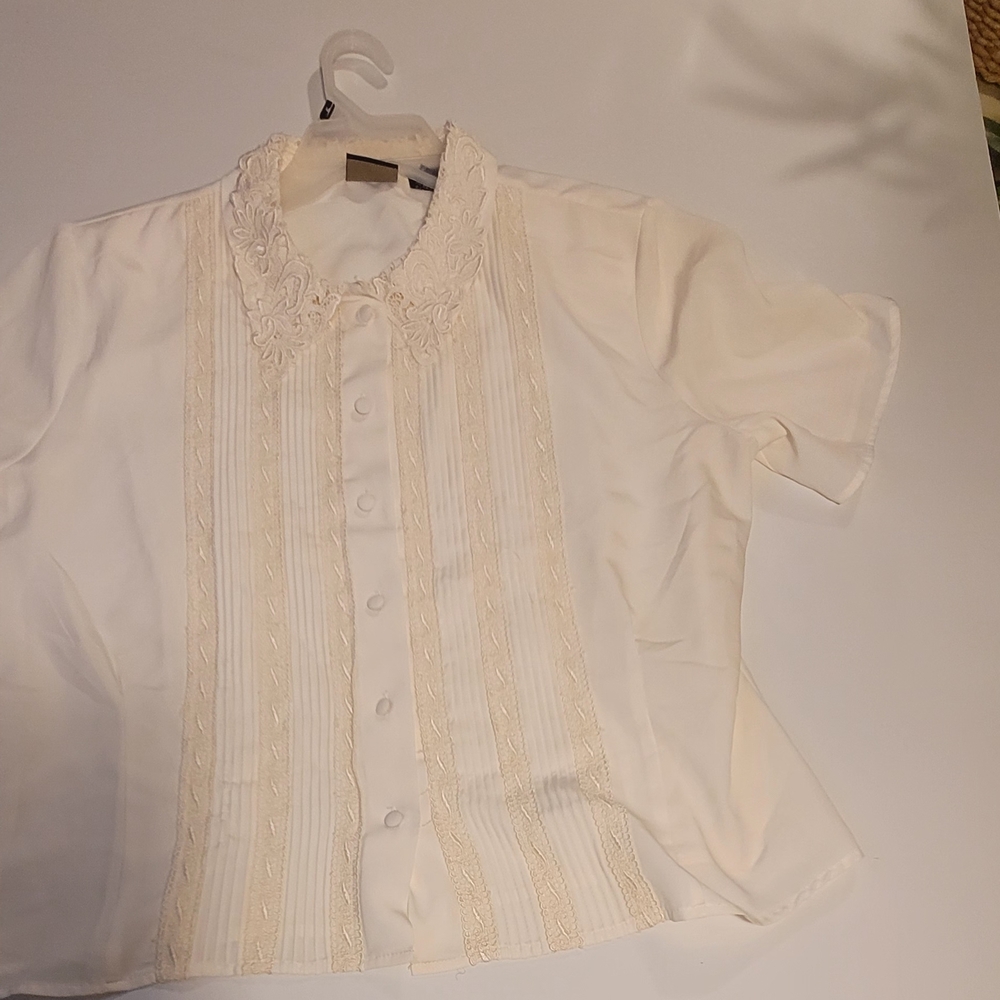 #0030-Laura Scott Cream Lace Detail Top